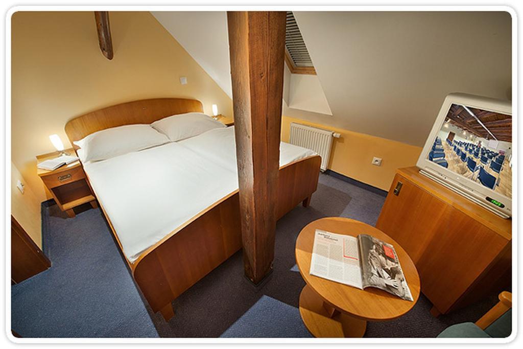 Hotel Fara Rancirov Igława Zewnętrze zdjęcie